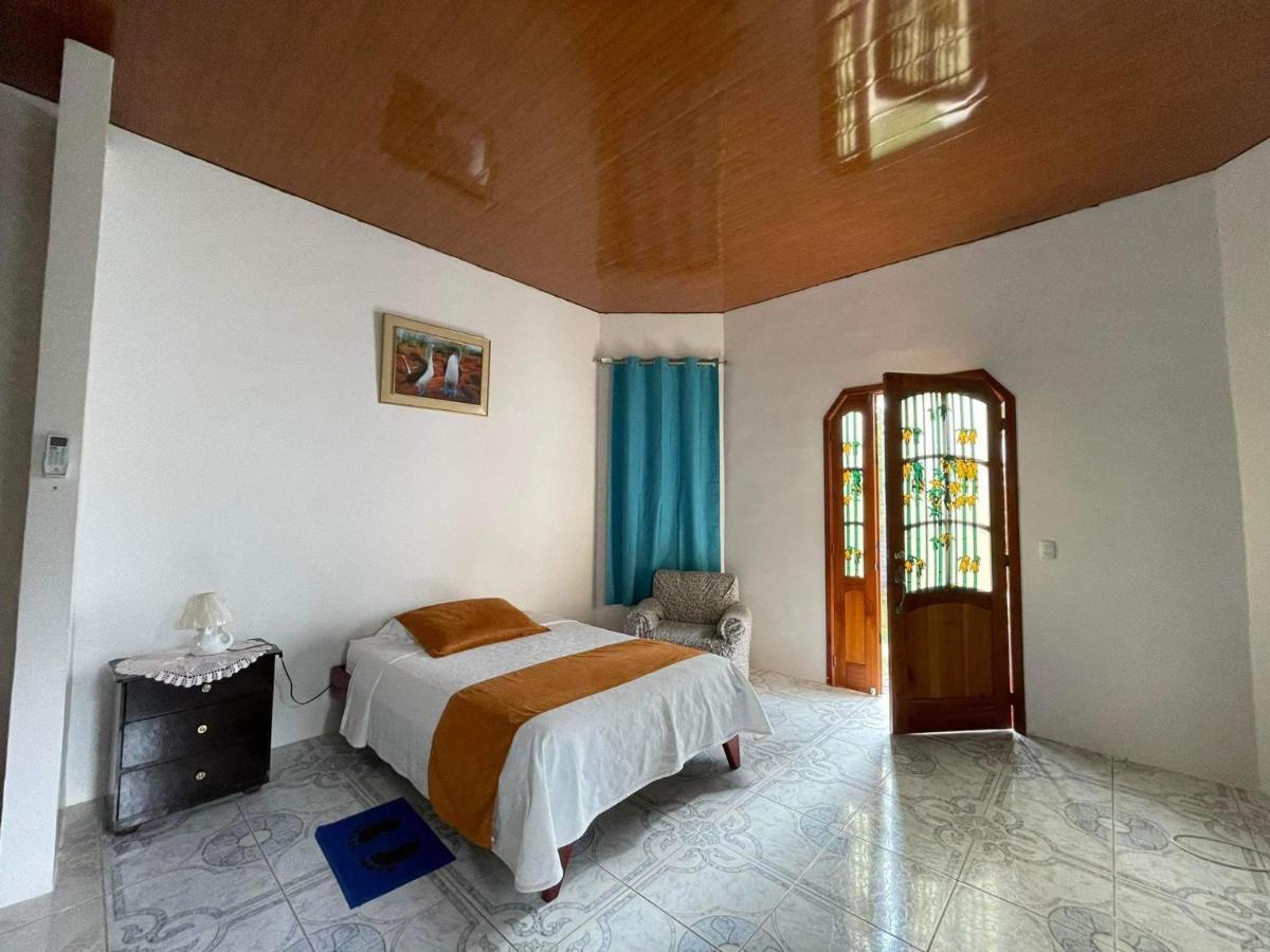 Hostal Muro De Las Lagrimas With High Speed Internet Starlink Puerto Villamil Bagian luar foto
